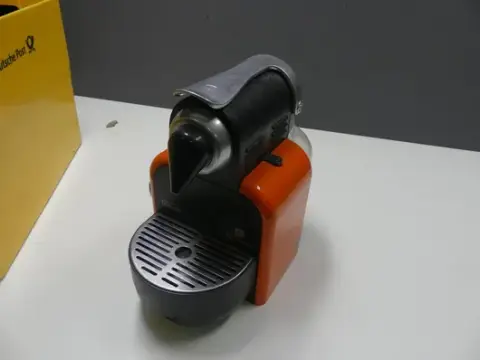 De'Longhi - aparat za kavu s Nespresso kapsulama