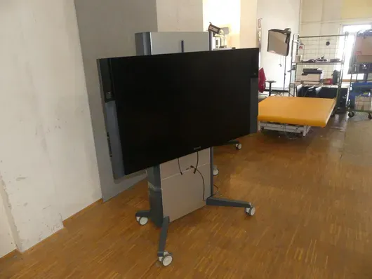 Microsoft - Surface Hub - Windows 11 - display interattivo