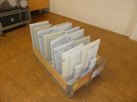 14 kom. Fujitsu - monitor