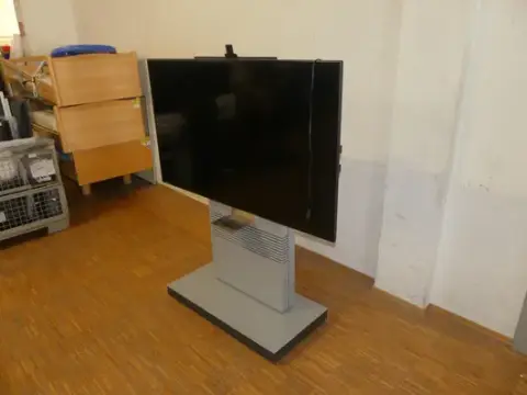 Sharp - LCD monitor sa stalkom i montiranom kamerom