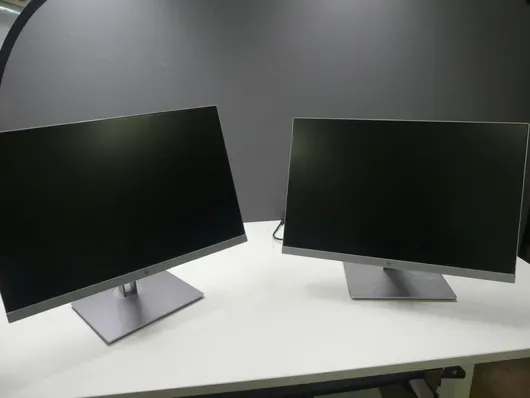 2 kom. monitora hp