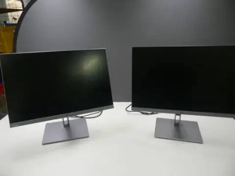 2 kom. monitora hp