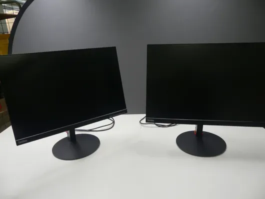 2x Lenovo ThinkVision monitor