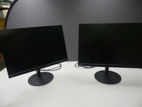 2x Lenovo ThinkVision monitor