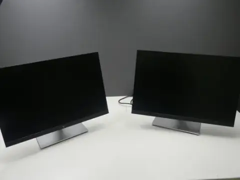 2 kom. hp monitora