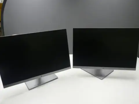2 kom. hp monitor
