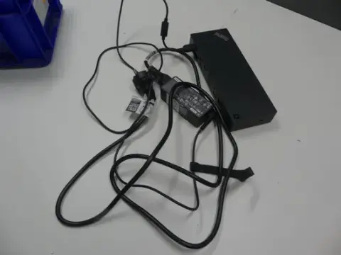 Lenovo - ThinkPad dokirna stanica, uključujući napajanje i kabel