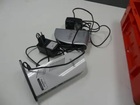 Skup Fujitsu - docking stanice, uključujući napajanja