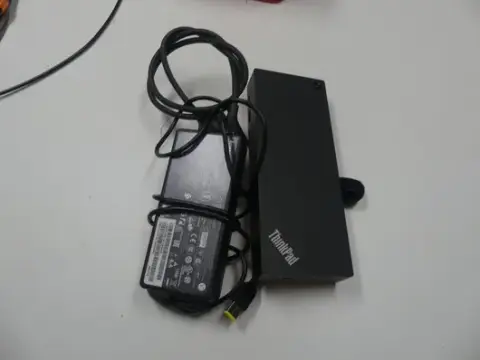 Lenovo — ThinkPad dokirna stanica, uključujući napajanje i kabel
