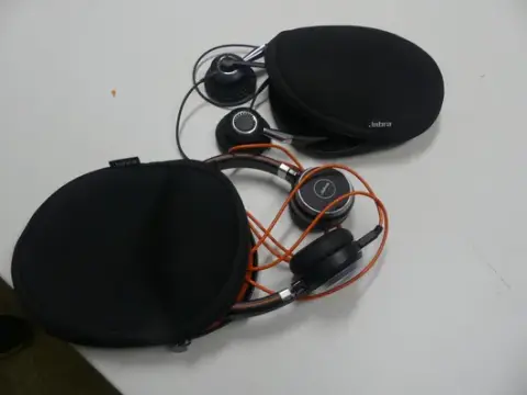 2 kom. Jabra slušalice s torbicom za prijenos