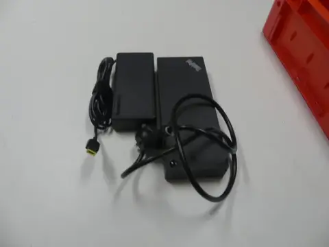 Set Lenovo - ThinkPad dokirna stanica i napajanja
