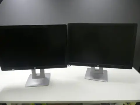 2 buc. hp - monitor
