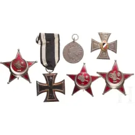 Lot de décorations et insignes