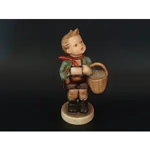 Figurină Hummel -Dorfbub- 16 cm