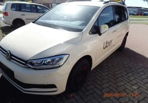 1 autovettura VW Touran, non immatricolata, prima immatricolazione: 10.06.2024, numero di telaio: WVGZZZ1T5PW025215, 120.000 km, diesel, Euro 6, 1968 cc, 110 kW, 0603/000, paraurti posteriore e fanali posteriori smontati (ex HH-JS 1567)