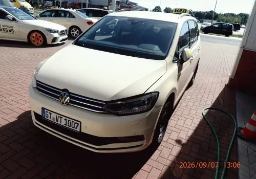 1 VW Touran, matrícula: GT-VT 1007, primera matriculación: 09.07.2025, número de chasis: WVGZZZ1T2SW014620, 31.476 km, diésel, 1968 ccm, Euro 6, inspección…