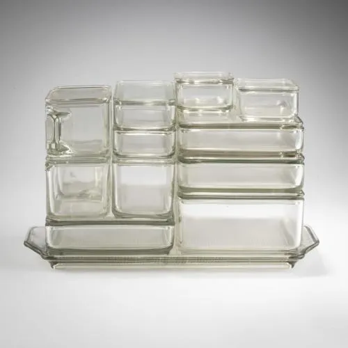 Wilhelm Wagenfeld – Cubus dinnerware with tray, 1938 (design)