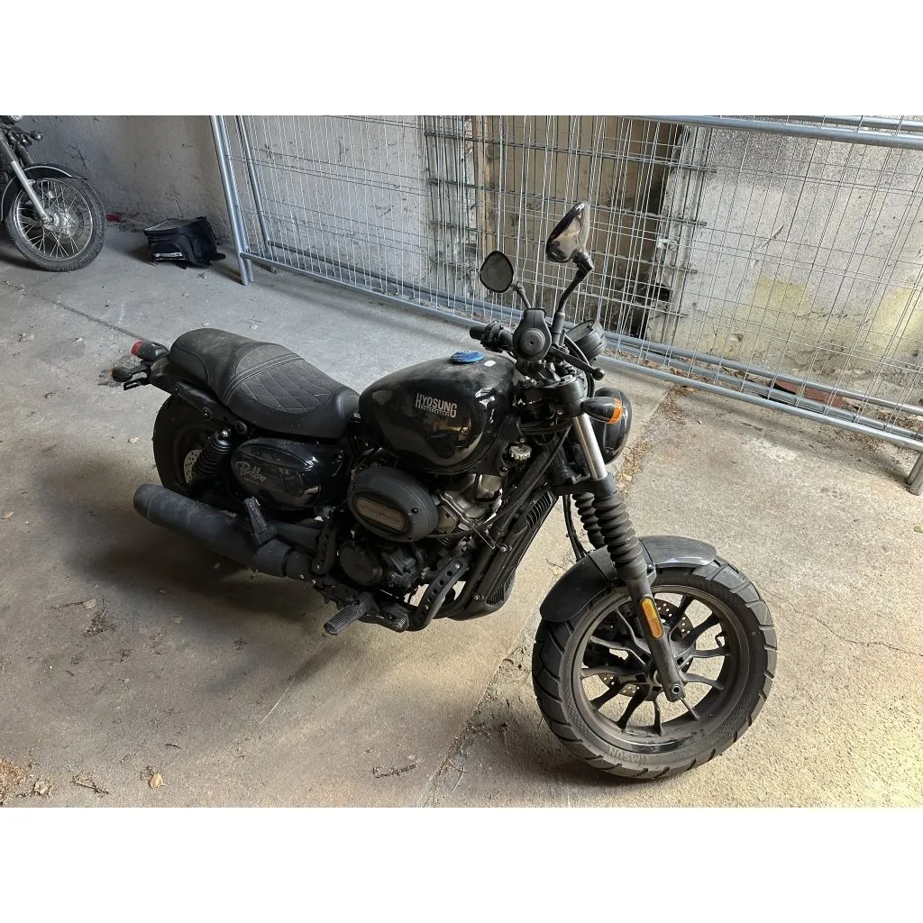 Motocykl Hyosung GV 125s (zabavený)