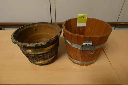 2x Holzkübel