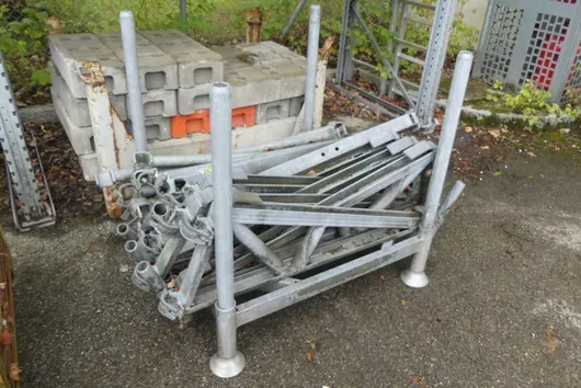 Konvolut Gerüstbauteile