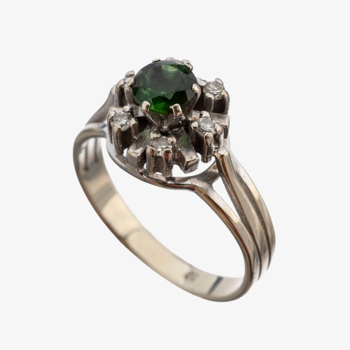 14 kt Gold Turmalin-Diamant-Ring, WG 585/000, rundfacett. Turmalin ca. 0.50 ct, 6