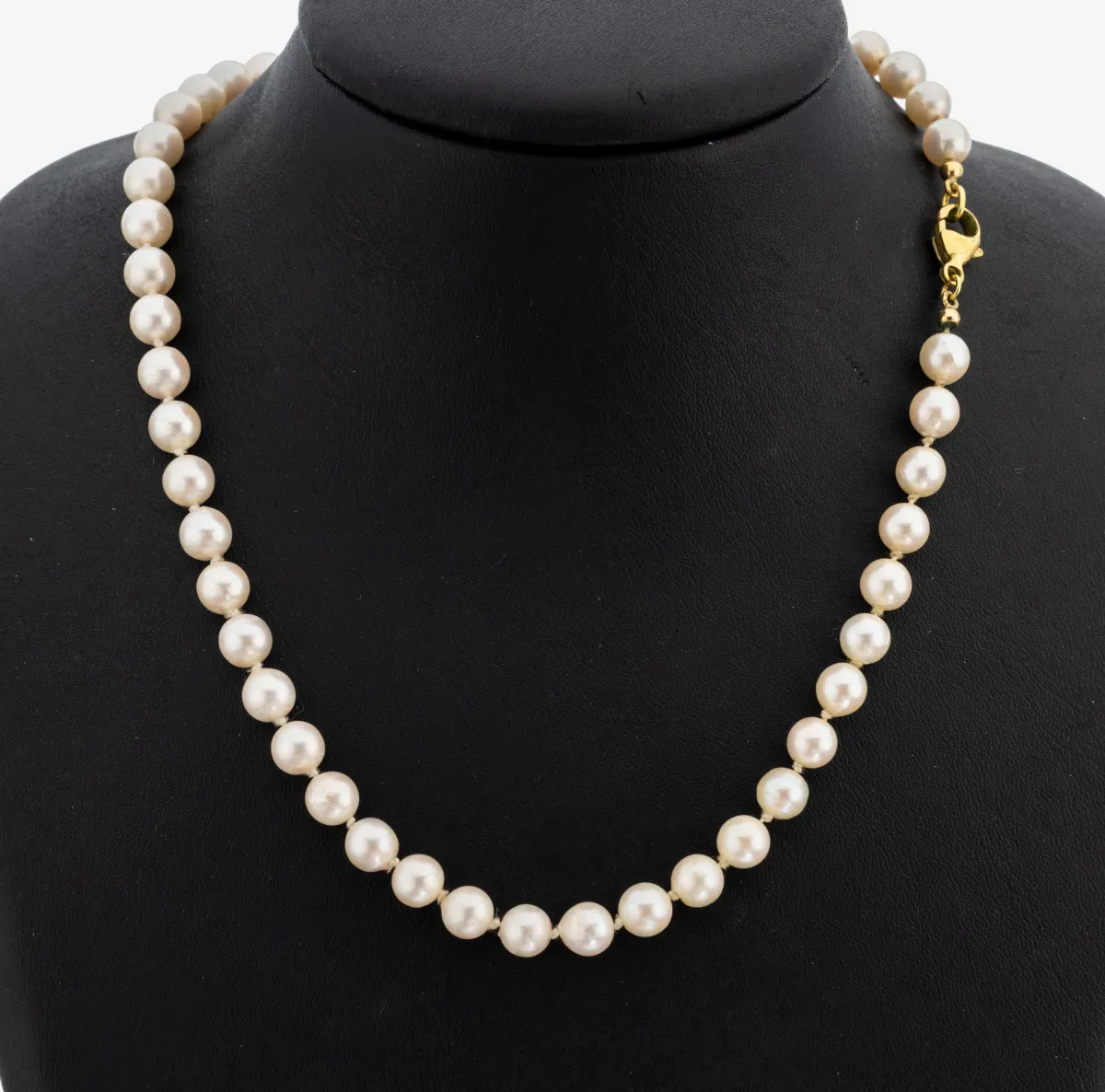 Perl-Collier mit 8 kt Gold Schließe, GG 333/000, Akoyazuchtperlen, D. ca. 6.6-6.8 mm,
