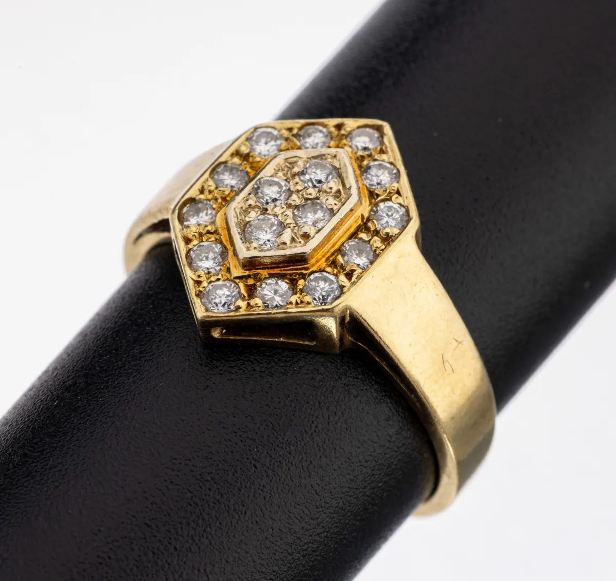 14 kt gold diamond ring, yellow gold 585/000, geometric, 16 diamonds approx. 0.32 ct
