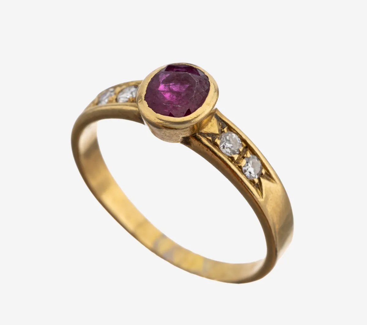 18 kt gold ruby-diamond ring, 750/000 gold, oval faceted ruby approx. 0.20 ct, 2 brilliants