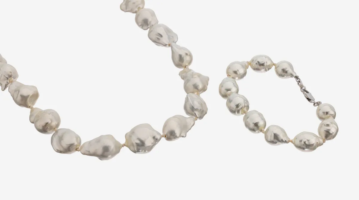 Parure de perles : collier et bracelet, perles dites monstre, diamètre env. 12 - 18 mm, nat