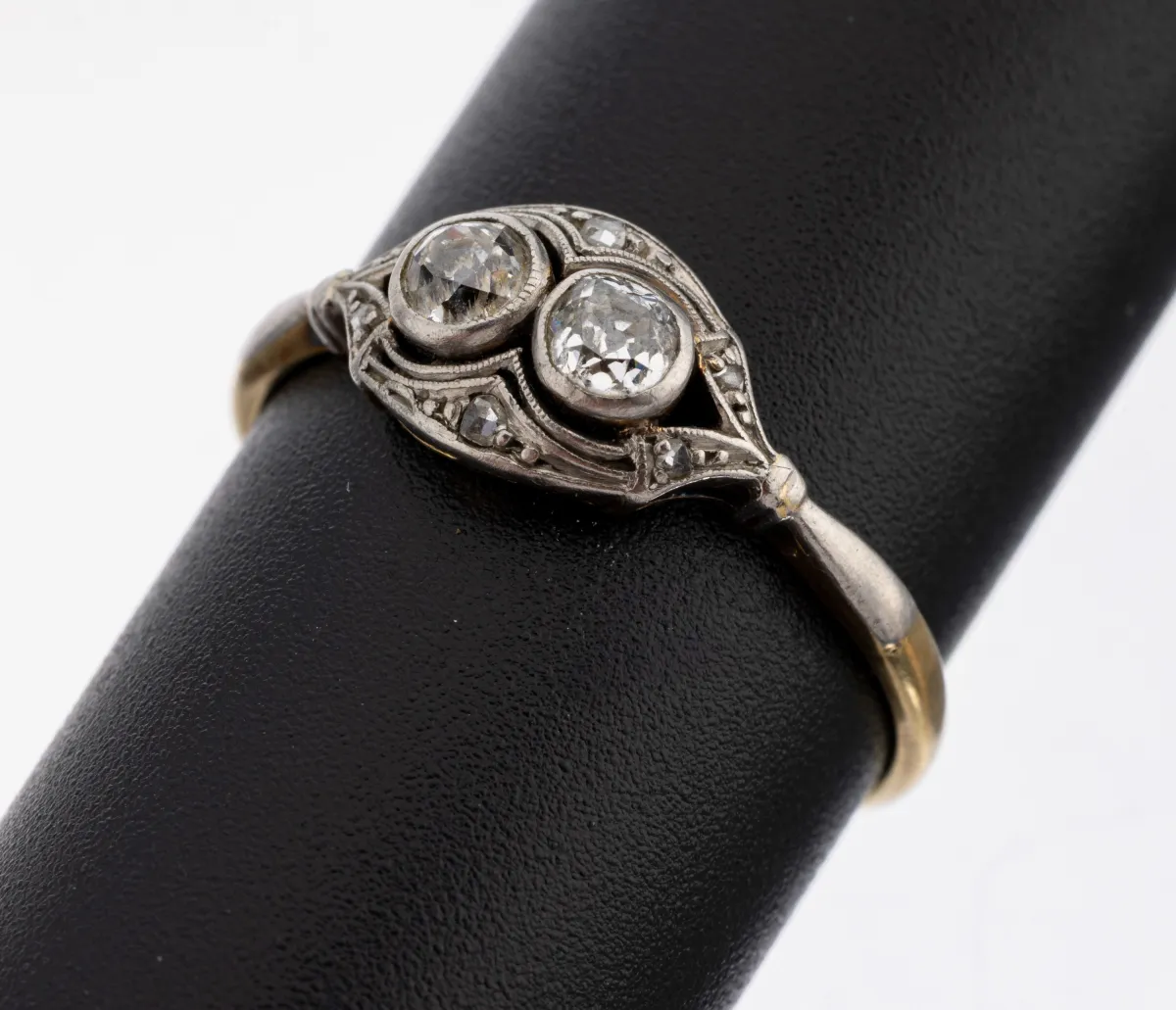 14 kt gold Art Deco diamond ring, circa 1920-30, 585/000 gold, ring head platinum on front