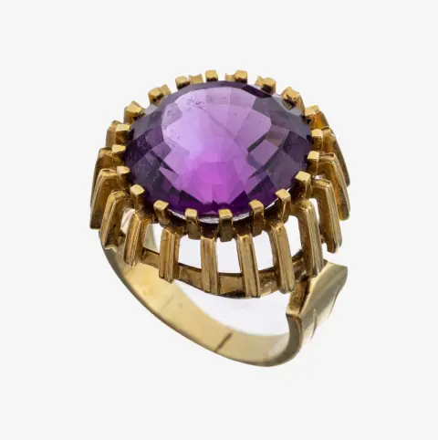 14 kt gouden amethist ring, GG 585/000, amethist in ronde trapsslijping, zetting
