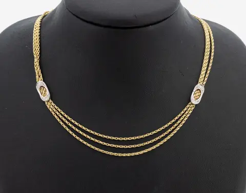 14 kt gouden diamanten collier, GG/WG 585/000, 3-rij, 2 ovale GG schakels met 12 8/8-