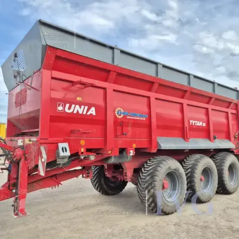 UNIA Tytan 36 三轴厩肥撒布机