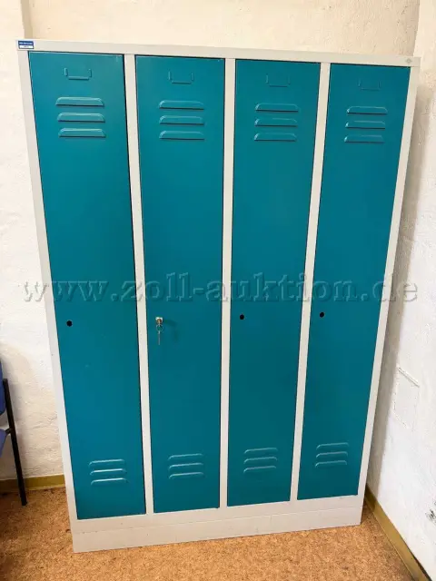 1 个 C+P 8020-40 "Classic" 更衣柜 / 衣物柜