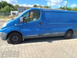 Kamyonet Renault Trafic 2,0 dCi kapalı kasa