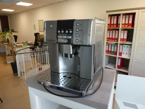 Espressor automat DeLonghi PrimaDonna