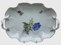طبق تقديم كبير بمقبض "Meissen"، رسم زهور، 32.5x24 سم