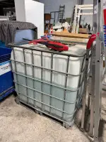 1 contenitore IBC (contenuto ca. 675 l)