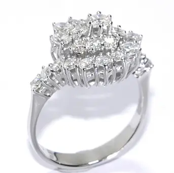 Prsten od bijelog zlata s dijamantima, ukupno cca. 1,36 ct