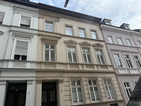 Denkmalgeschütztes Mehrfamilienhaus mit 4 Wohneinheiten in Elberfeld