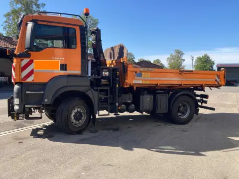 1 MAN LKW TGS 18 360 mit Kran