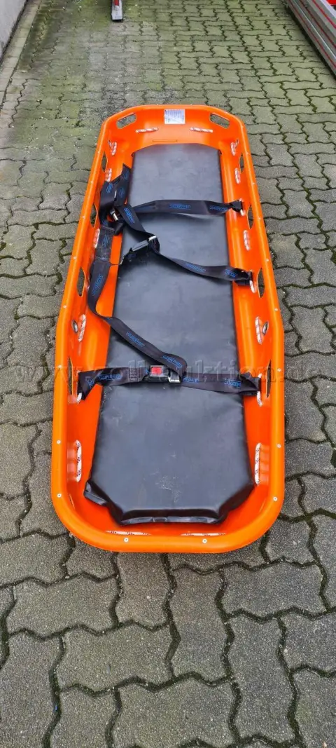 2 košarasta nosila Ultra Medic, neispravna