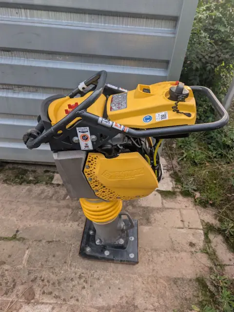 Costipatore a vibrazione (Bomag, BT 65 Honda/GxR 120)