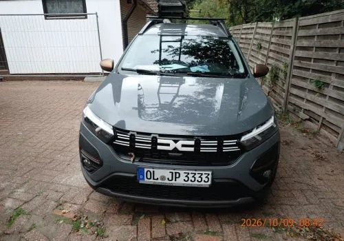 1 Dacia Jogger, type DC, første registrering: 09.12.2025, kjennemerke OL-JP 3333, 8.864 km, 67 kW, 999 ccm, bensin/flüssiggas, stasjonsvogn