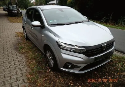 1 Dacia Sandero, førstegangsregistrering: 28.01.2021, kjennemerke: OL-JV 83, 91.396 km, 74 kW, 999 ccm, bensin/flüssiggas, chassisnummer: UU1DJF00065800132,…