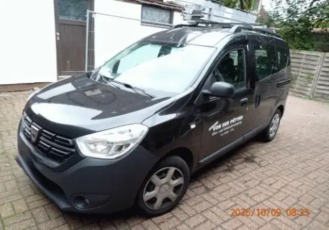 1 Dacia Dokker, første registrering: 11.10.2019, registreringsnummer: OL-JV 72, kombi-limousin, EU-kontroll til 10/26, bensin, 167.450 km, 1598 ccm, 75 kW