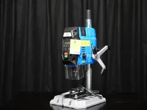 M 10556 trapano da banco 720 W 13 mm