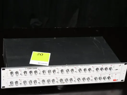Klark-Technik DN 410 1पैरामीट्रिक इक्वलाइज़र