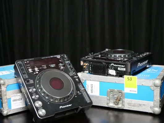 Set de 2 playere DJ/CD Pioneer CDJ 1000 MK3 cu case