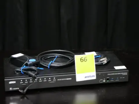 Switch KVM ATEN a 8 porte USB3.0 + HDMI 2.0, incl. 8x cavo USB-B 3.0